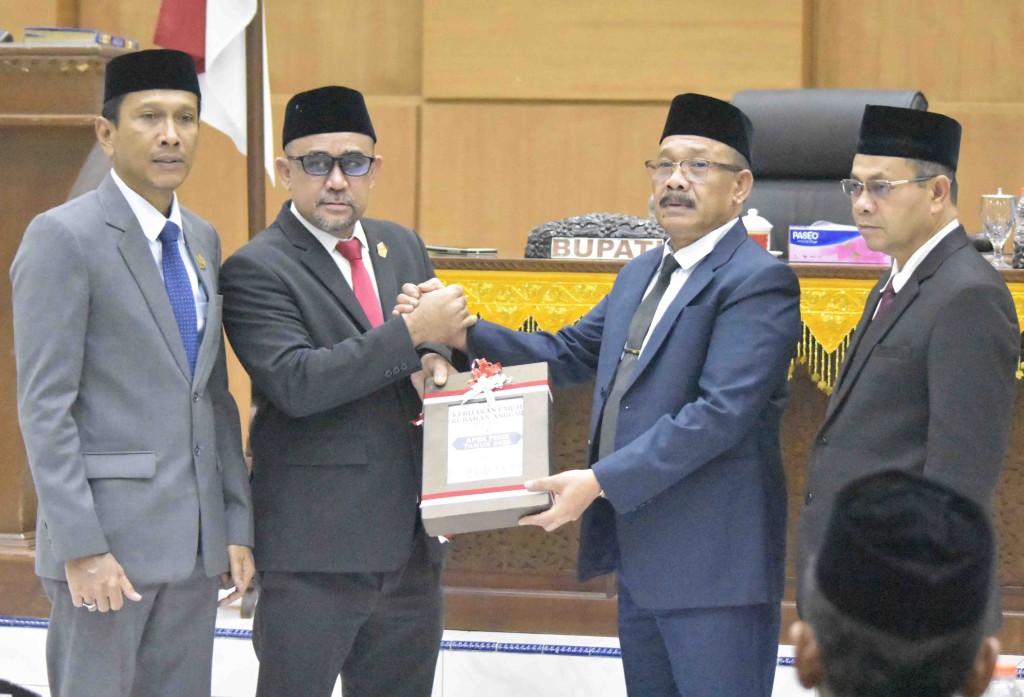 Detail Pembahasan KUPA & PPAS-P 2026 : - Waktu Pelaksanaan: Jumat malam, 11 September 2026. - Tempat: Ruang Rapat Paripurna DPRK Pidie, Sigli. - Agenda Utama: Pembukaan sidang pembahasan perubahan dokumen anggaran (KUPA dan PPAS-P) Tahun Anggaran 2026. - Tujuan: Menghasilkan kebijakan anggaran perubahan yang tepat sasaran demi kemajuan dan kesejahteraan masyarakat Kabupaten Pidie